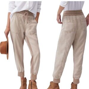 By Anthropologie Beige Tan Jogger Pull On Pants
Pockets XS Womens